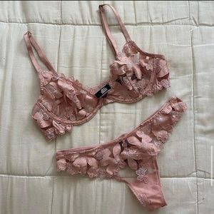 victoria secret lingerie set